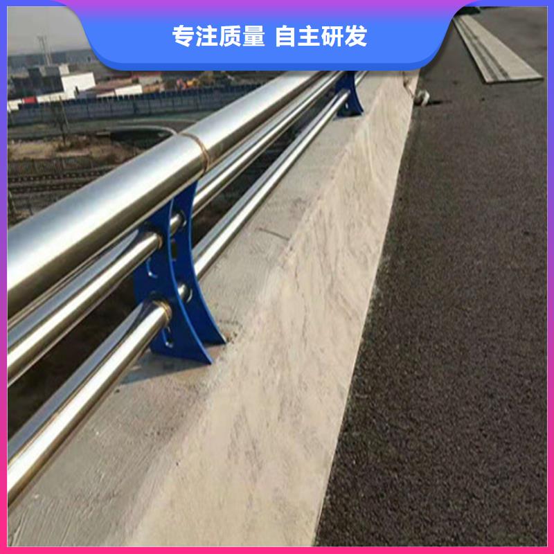 牛角形道路防撞护栏性能良好