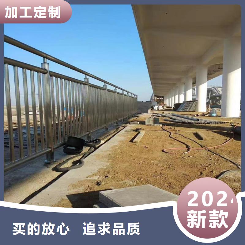 小型公路防撞立柱美观坚固