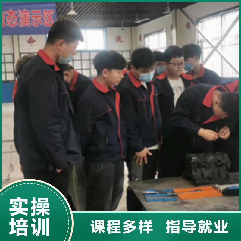 汽修培训哪里有挖掘机铲车叉车驾驶学校就业不担心