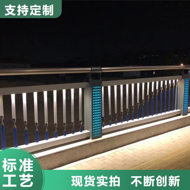 公路灯光护栏队伍