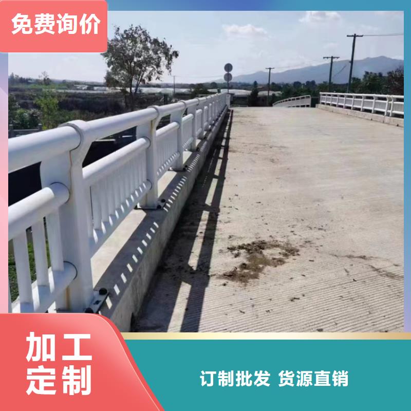 公路防撞护栏实体厂家来厂考察